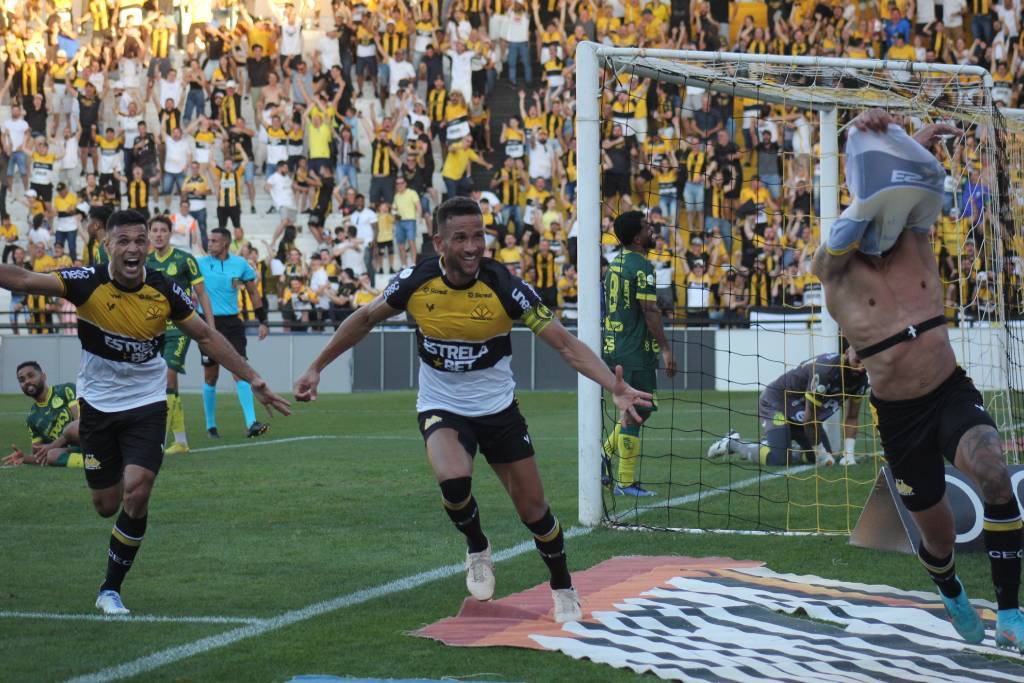 Criciúma vence Mirassol e volta ao G4 da série B